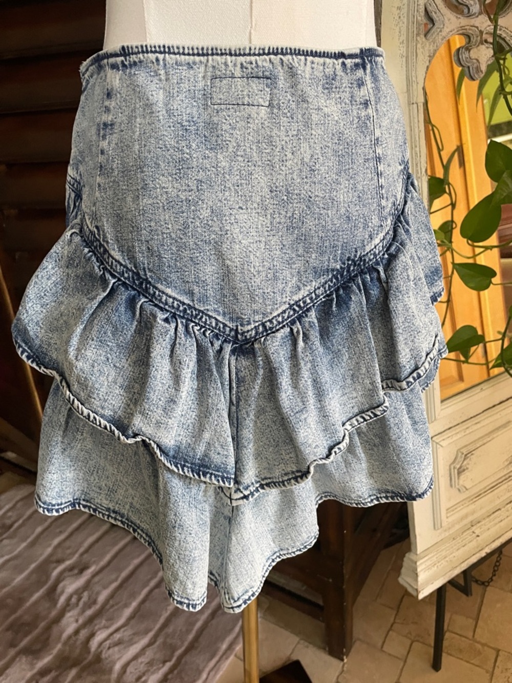 MOTHER The Ruffle Threading Needle Blue Tiered Ruffle Denim Mini Skirt 26 - Picture 10 of 12